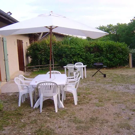 Charmante Maison A Sarrazac Avec Piscine Privee بيت للعطل